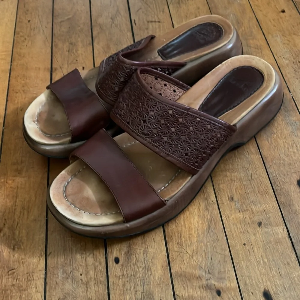 Dansko Lydia platform brown sandals